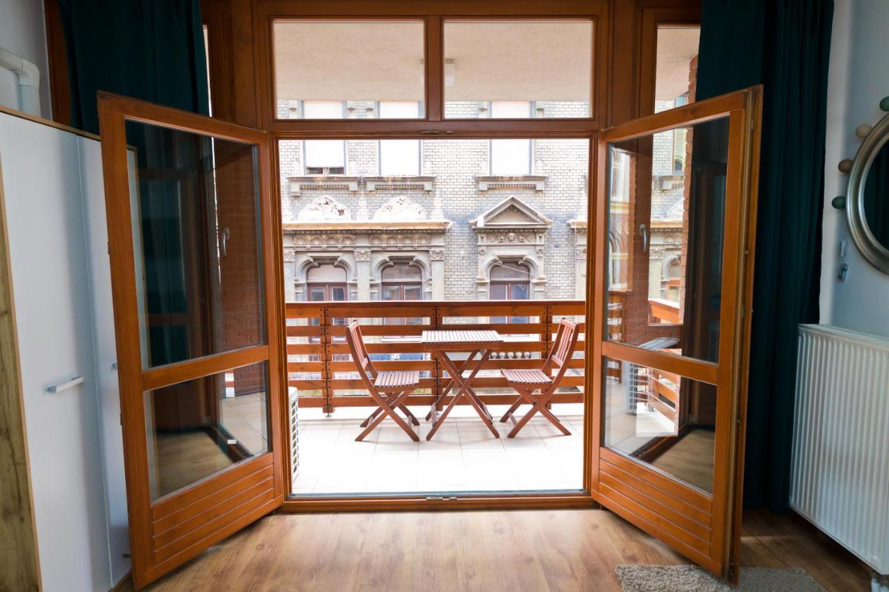 Lovag Studio Apartment Budapest Luaran gambar