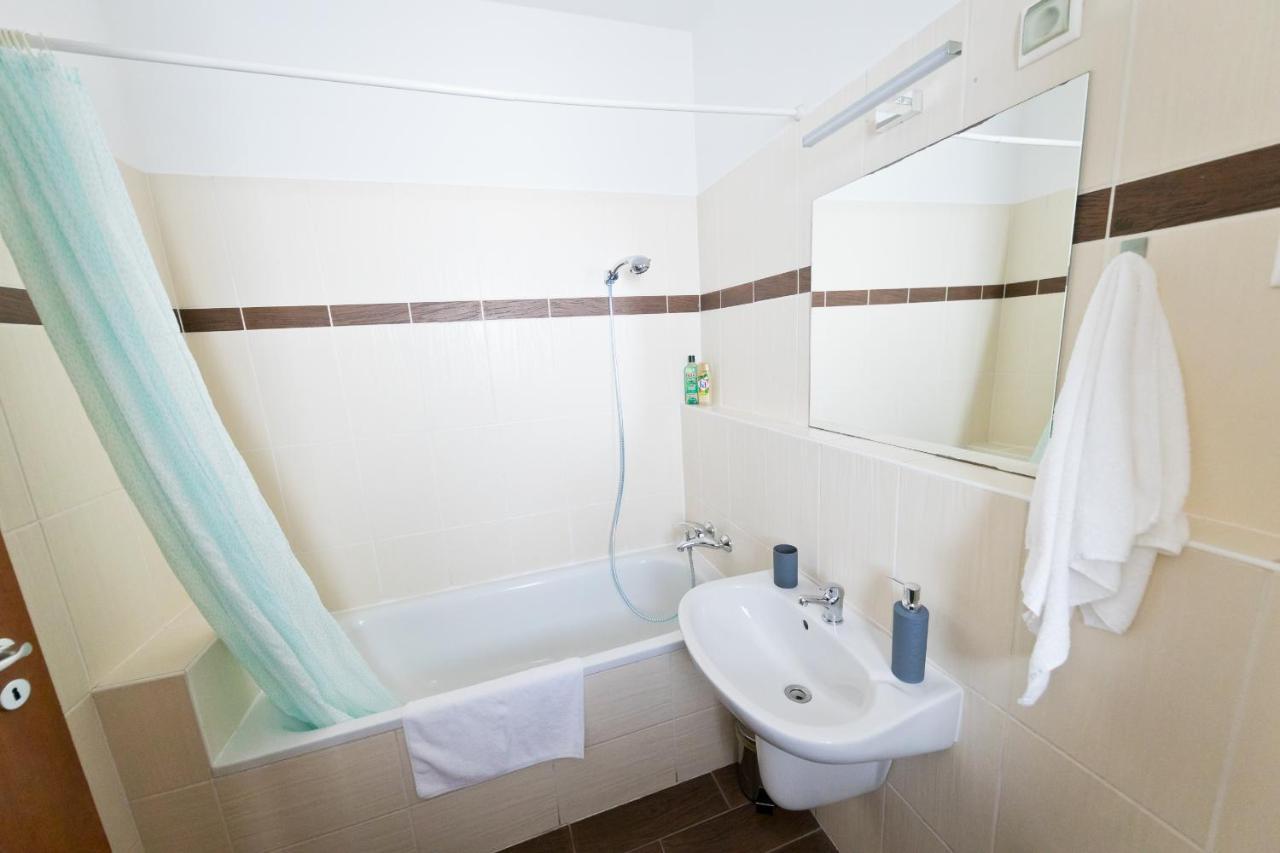 Lovag Studio Apartment Budapest Luaran gambar