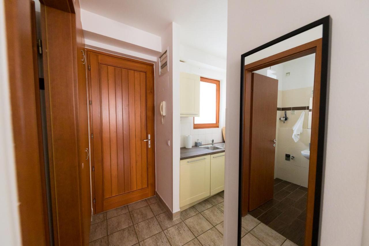 Lovag Studio Apartment Budapest Luaran gambar