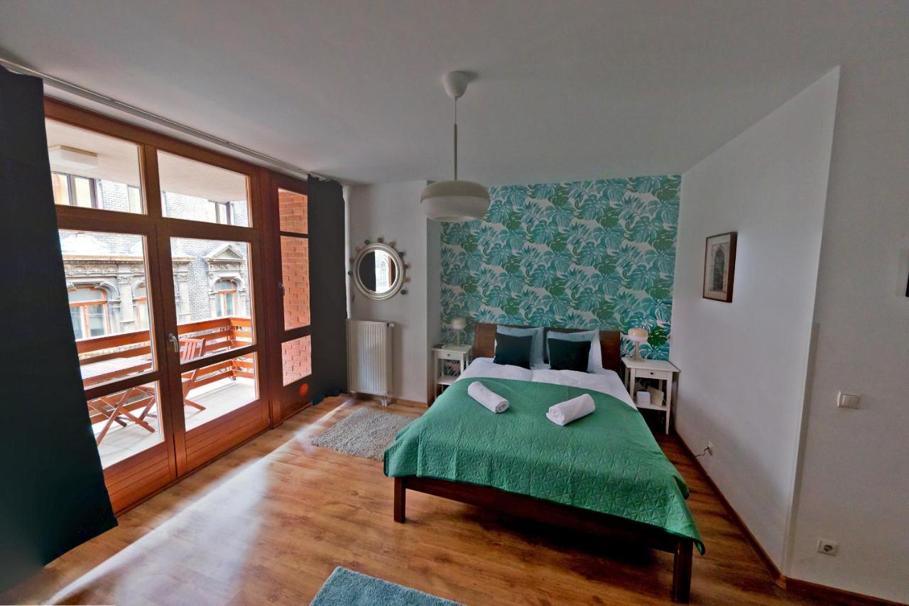 Lovag Studio Apartment Budapest Luaran gambar